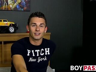 Twinks exchange blowjobs and play with fleshlight until cum